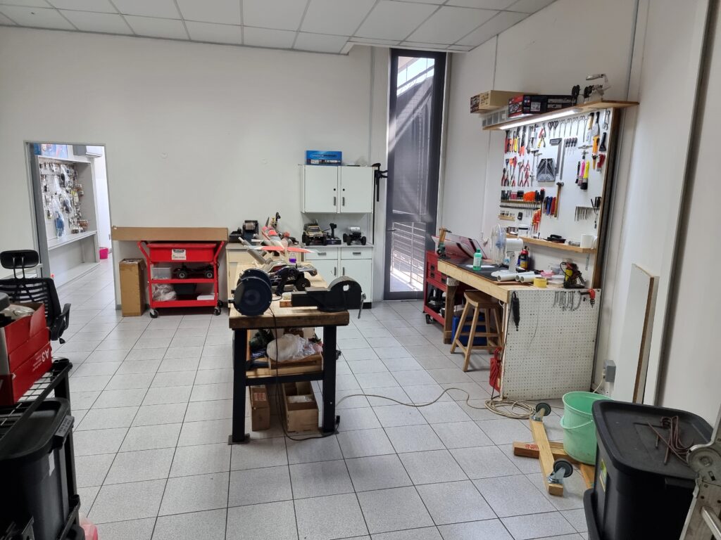 Shop (4) Shop (4)